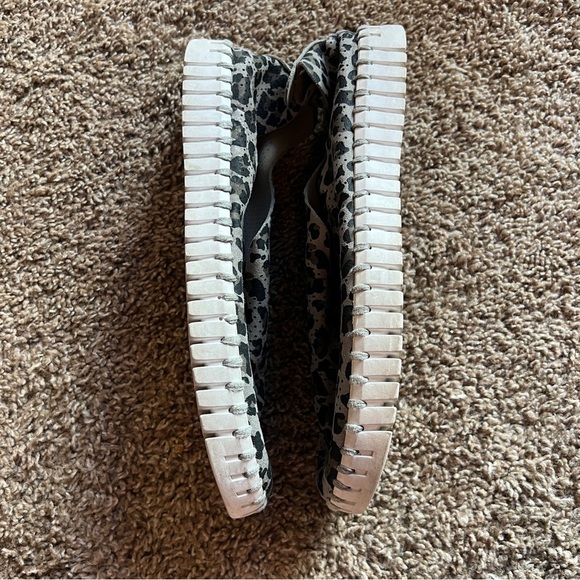 Ilse Jacobsen Perforated Slip-On Shoes Tulip Army Green Leopard Sz 39 US 8.5-9 - Picture 4 of 4